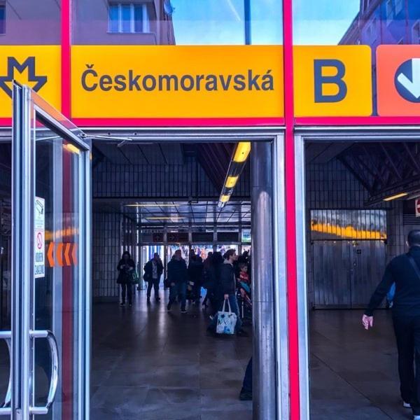 Apartment Ceskomoravska - O2 Arena Прага Екстериор снимка