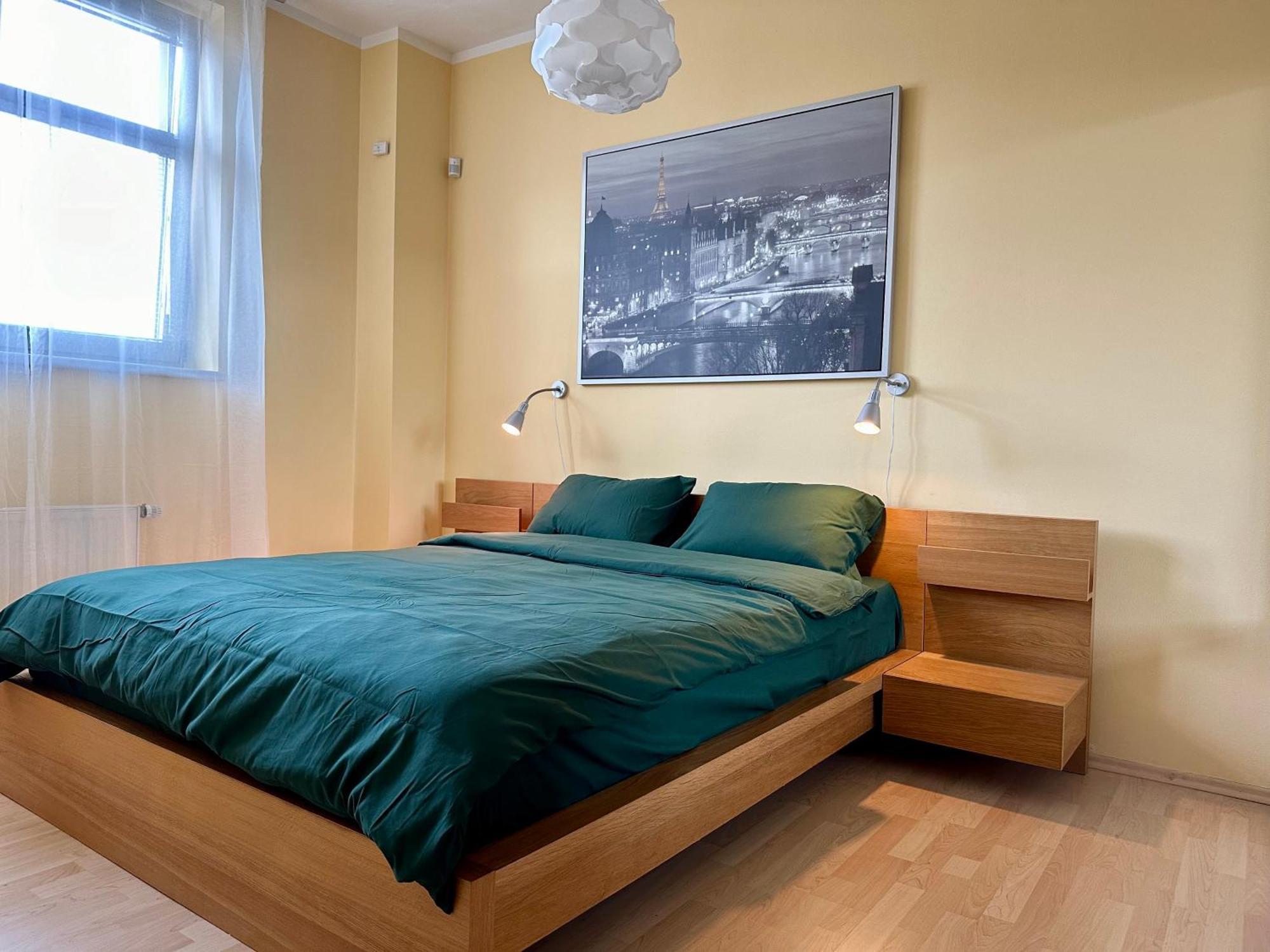 Apartment Ceskomoravska - O2 Arena Прага Екстериор снимка