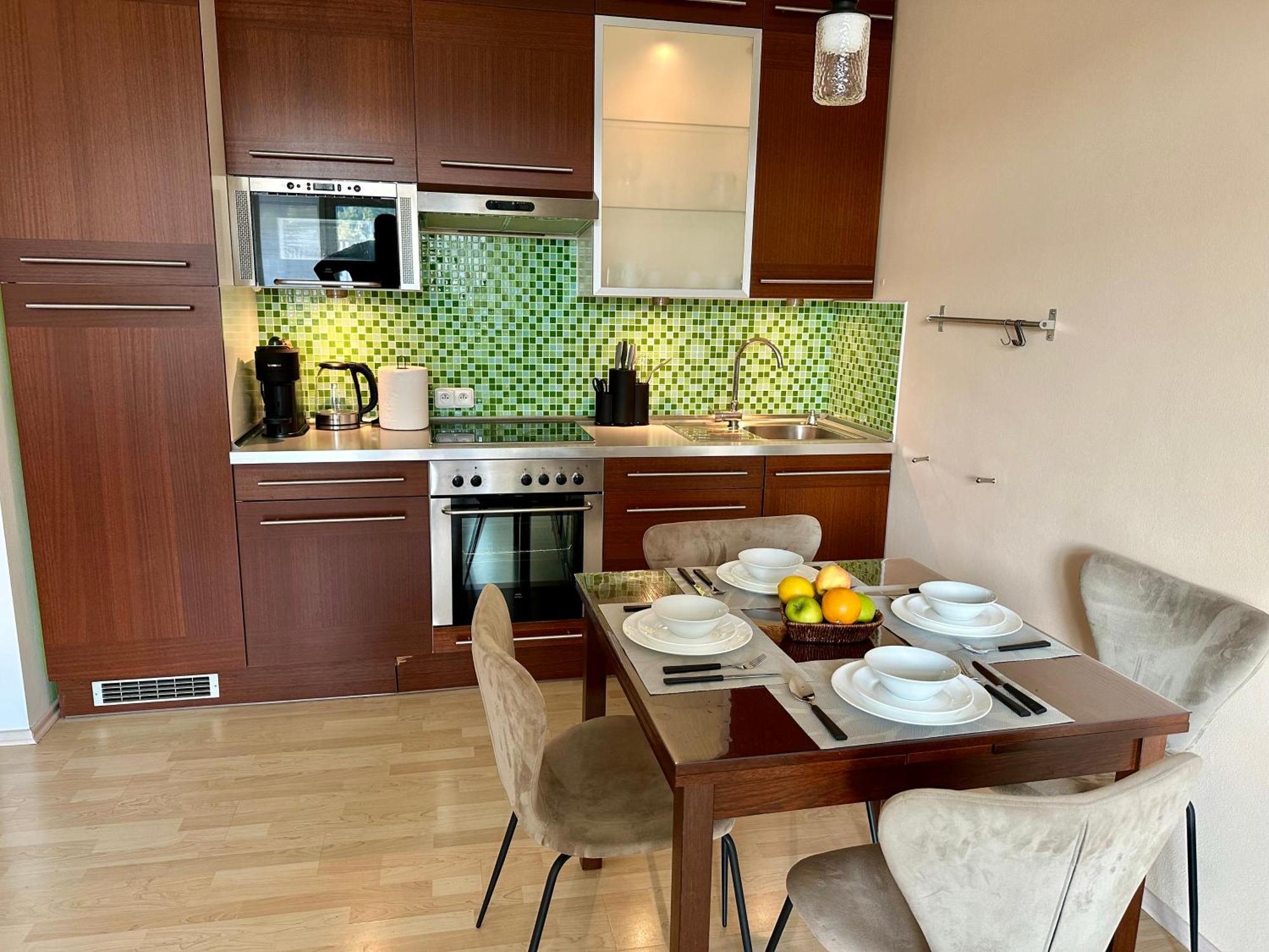 Apartment Ceskomoravska - O2 Arena Прага Екстериор снимка